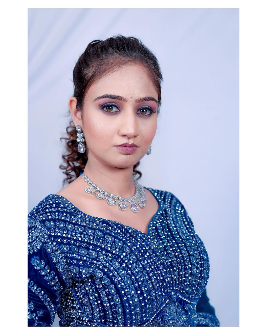 Pre bride &amp; pre groom services | Meraki-Theunisexsalon | Friends Square Complex Shop No 116 Ground Floor Near Osia Mart Reliance Circle Gandhidham, Gandhidham 370201